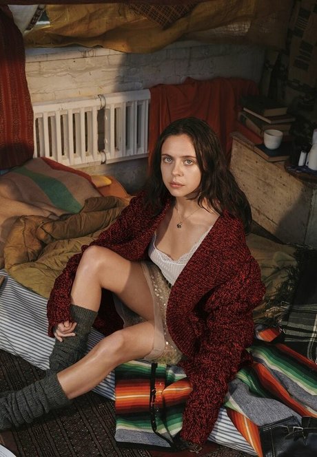 Bel Powley perfekte exklusive fotos