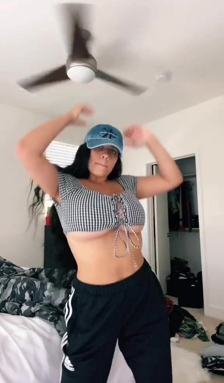 Jordan Taverner erwachsene heiße fotos