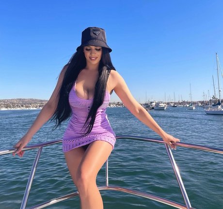 Jordan Taverner top porno foto