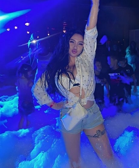 Asa Lochka hübsche nackt galerien