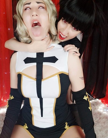 omankovivi kunst nackt bilder