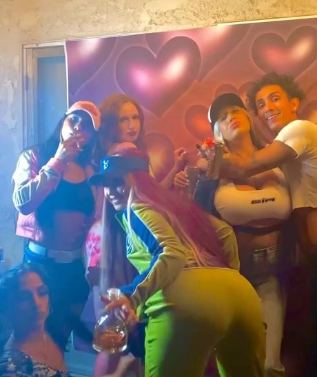 kurviges mädchen von nebenan nur fans erotische nacktheit archiv