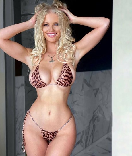 Zienna Sonne pornostar nackte galerien