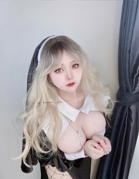 Kuromi Sora exklusive erotische galerien