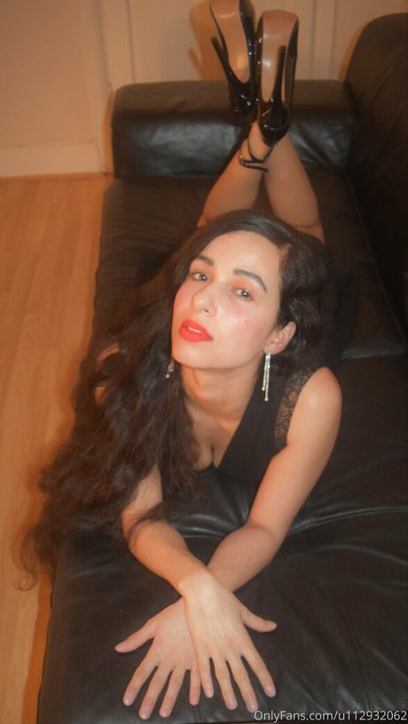 mirabellaestella nacktheit heiße archiv