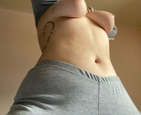 asiatische gilf-onlyfans erwachsene perfekte galerie