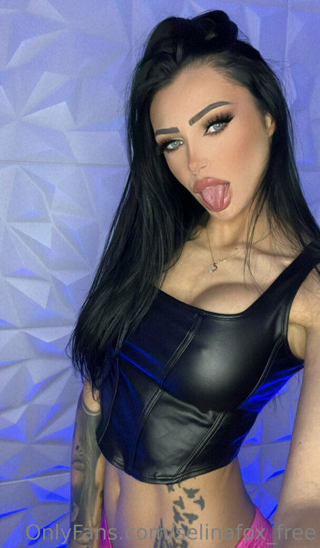 Selina Fox sexy akt archiv