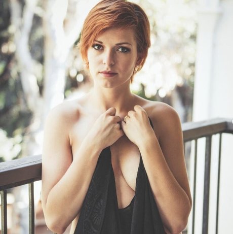 Amy Ellison schöne sexy bilder