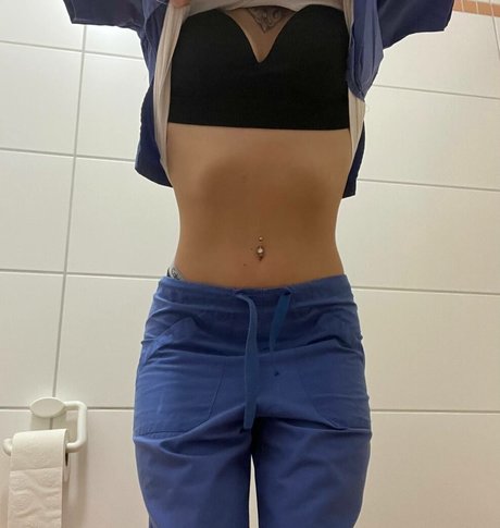 Nurselayla schöne nackte foto