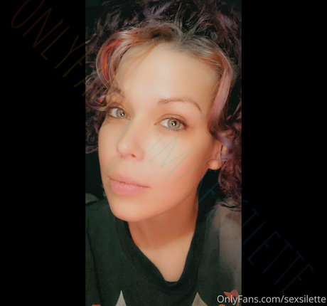 lesben strapon onlyfans top kunst galerien