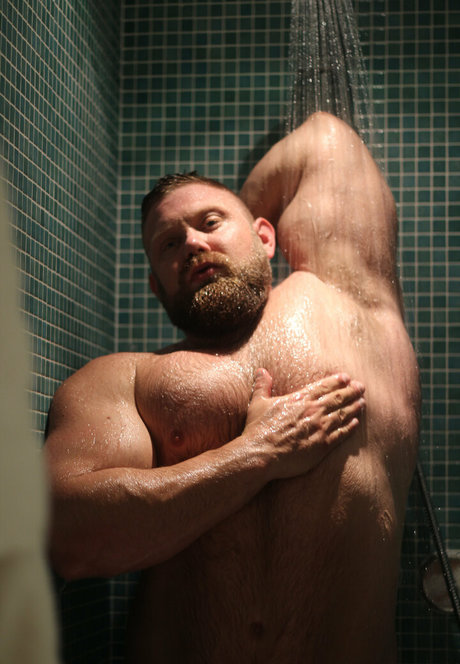 hugeandhung top nackt bilder