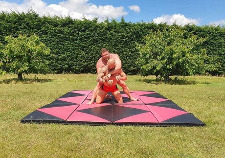 hugeandhung erwachsene akt fotos