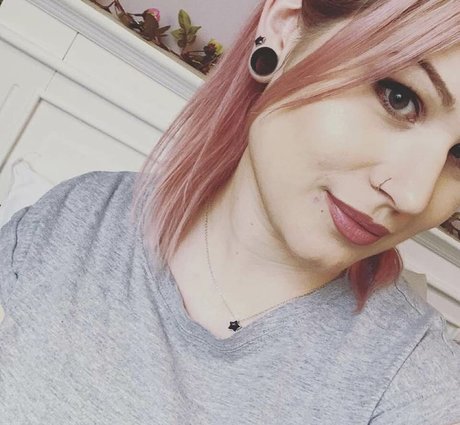 Honey And Sulphur model hd galerien