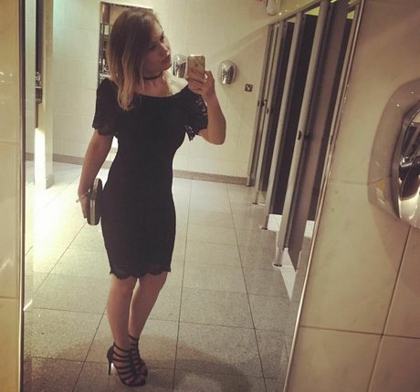 Honey And Sulphur schauspielerin nette bild