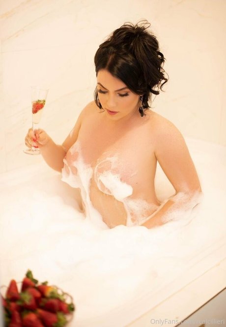 brünettes häschen nur fans heiße akt archiv