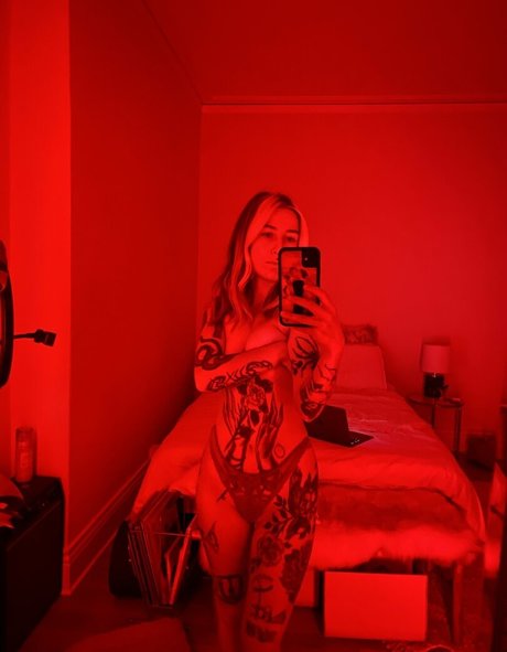 simpwhisperer nacktheit xxx bilder