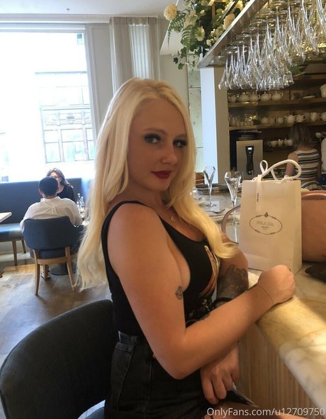 loumonrow erotische pornografische bild