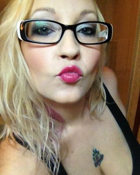 kurviges mädchen von nebenan nur fans erwachsene erotische galerie