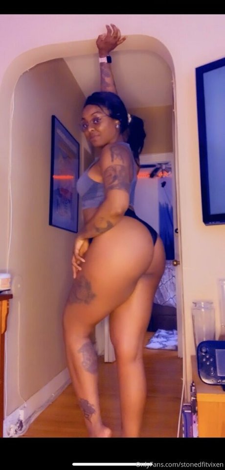 stonedfitvixen heiße bild