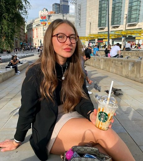 vollbusige asiatische onlyfans heiße fotos