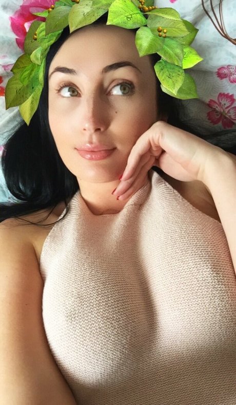 Seshemetka perfekte nackte galerie