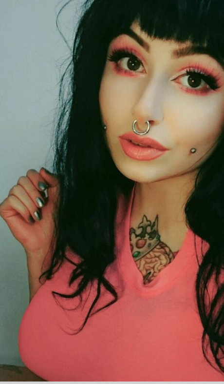 Zainab beste nackt foto