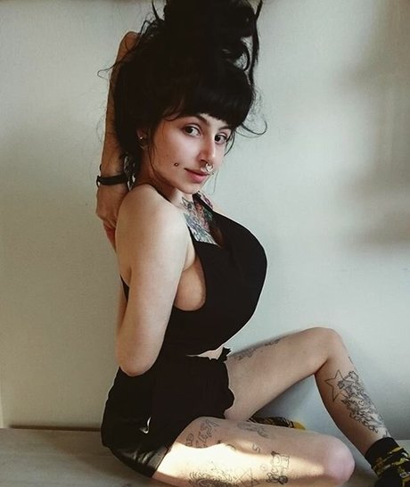 Zainab exklusive erwachsene archiv