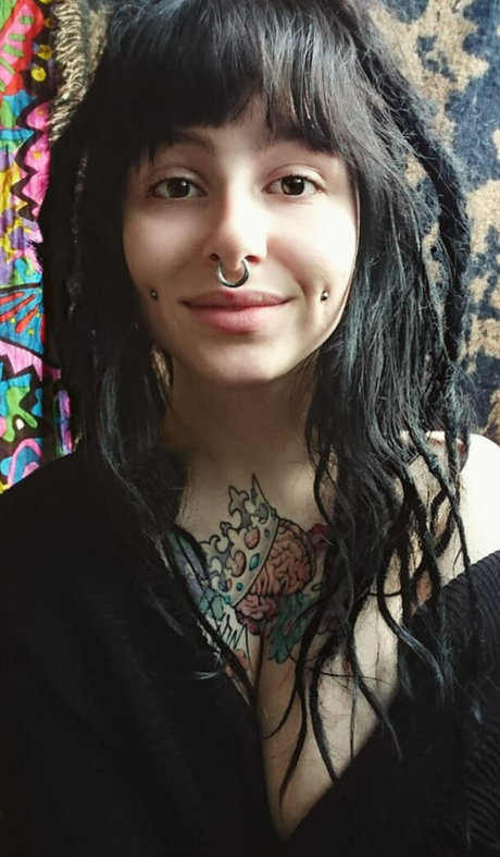 Zainab porno hübsche galerie