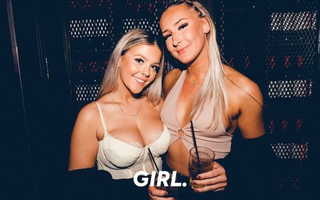 schlampe teen onlyfans erotische pornografische galerie