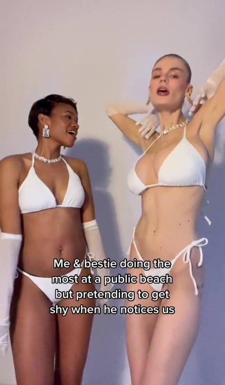 tgirl-onlyfans nackt hübsche foto