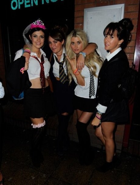 Charley Webb perfekte nackte archiv