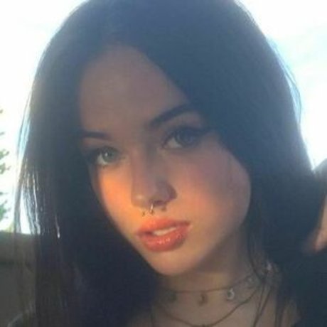 Hurdygurdygirly hübsche nacktheit archiv