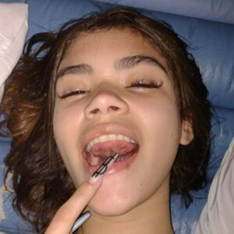 Isa buzz06 exklusive nackten galerien