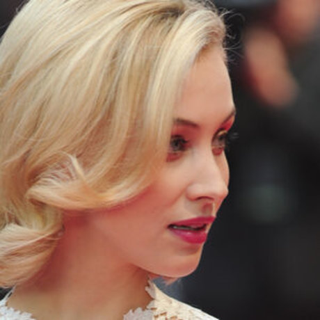 Sarah Gadon xxx schöne galerien