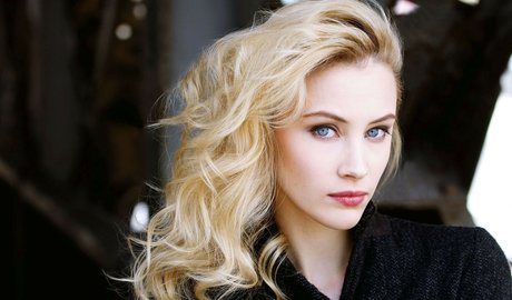 Sarah Gadon porno hd archiv
