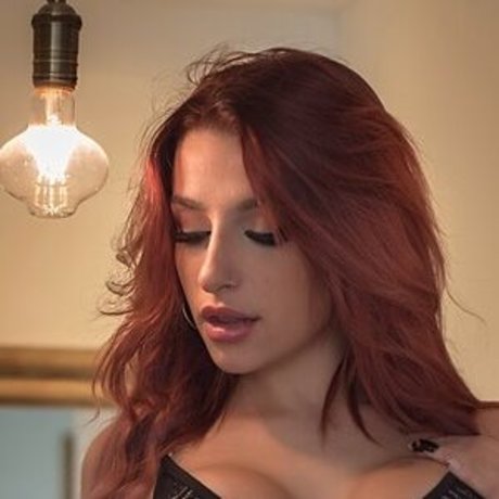 Izzie xx porno akt galerie