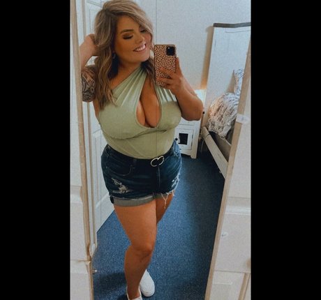 Lilly Zamora porno perfekte fotos