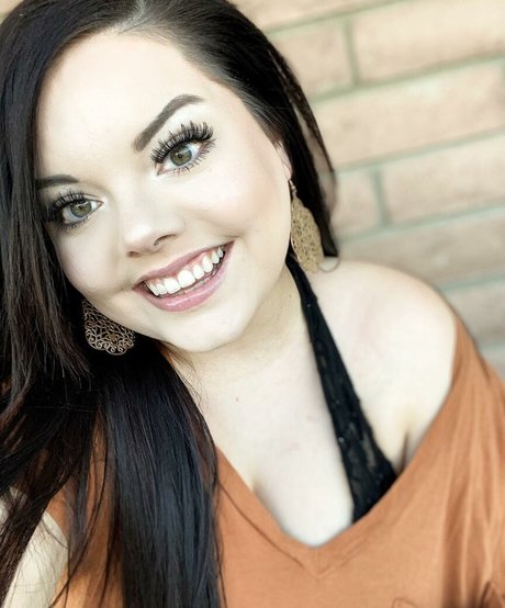 Lilly Zamora schauspielerin sex bild