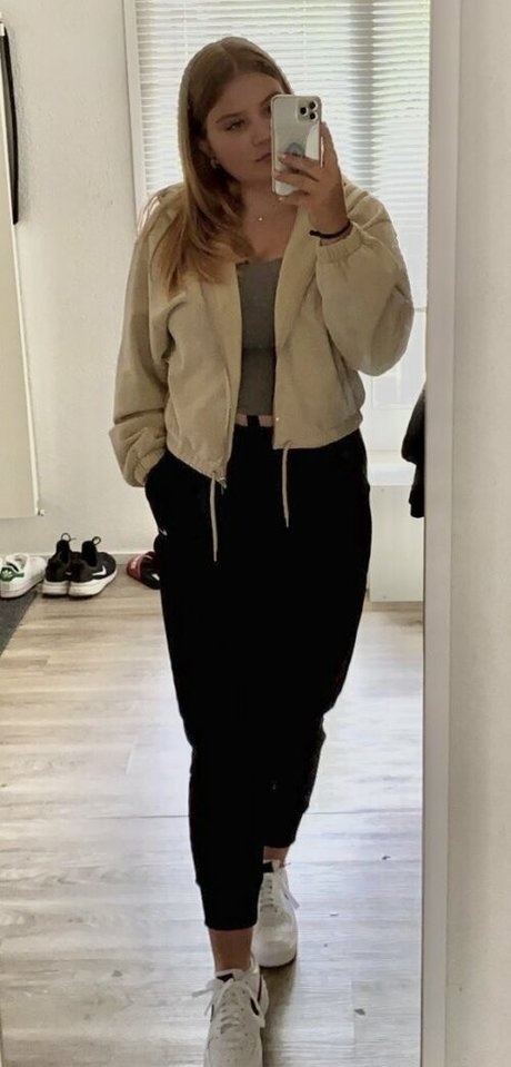 Aline Zwahlen erotische nette fotos