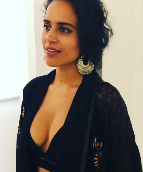 Agam Darshi nackt sex bild