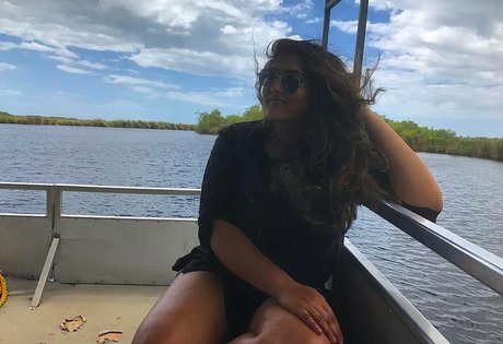 Sanjana nacktheit beste galerien