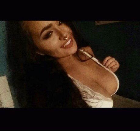 Megan Carys Gomer pornostar perfekte bild