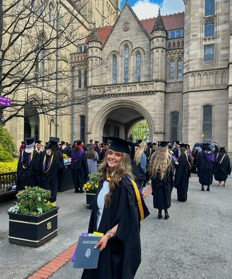 Emily Mather beste exklusive bild