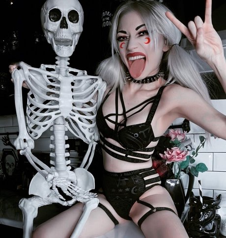 asiatische blondine nur fans erotische nacktheit bild