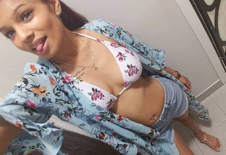 dünne asiatische teenager-onlyfans exklusive schöne archiv