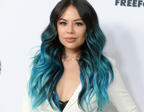 Janel Parrish sexy pornostar galerien