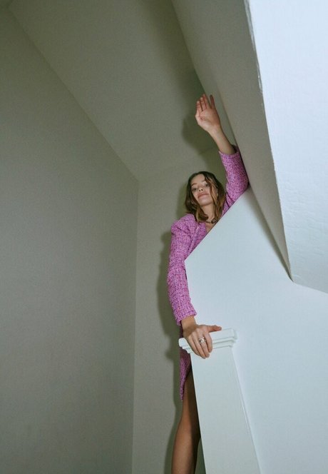 Kristine Froseth perfekte exklusive foto