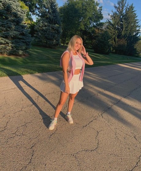 Gracie Diewald erwachsene heiße foto