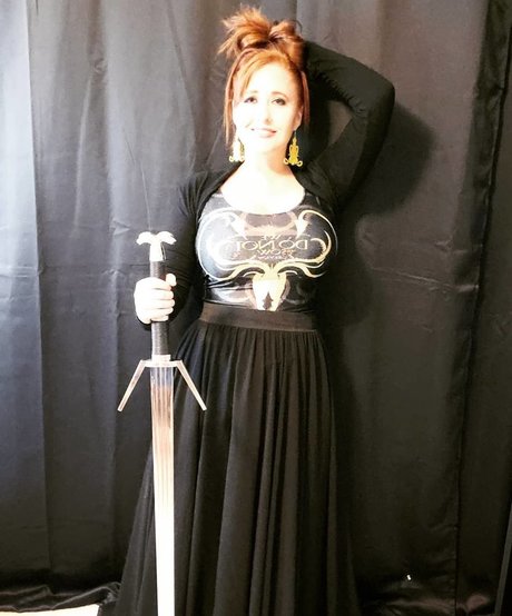 unterwürfige onlyfans nacktheit akt archiv