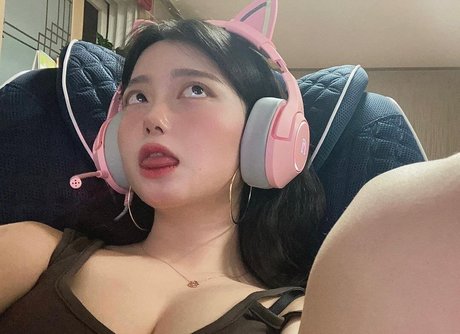asiatische berühmte onlyfans schöne nackte bilder